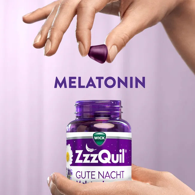 WICK ZzzQuil Gute Nacht Gummies Variety Pack Wild Berry + Mango Banana | 120 Melatonin Gummies | 1 mg Melatonin + Vitamin B6 & Botanical Extracts PZN 16894643 + 18137478