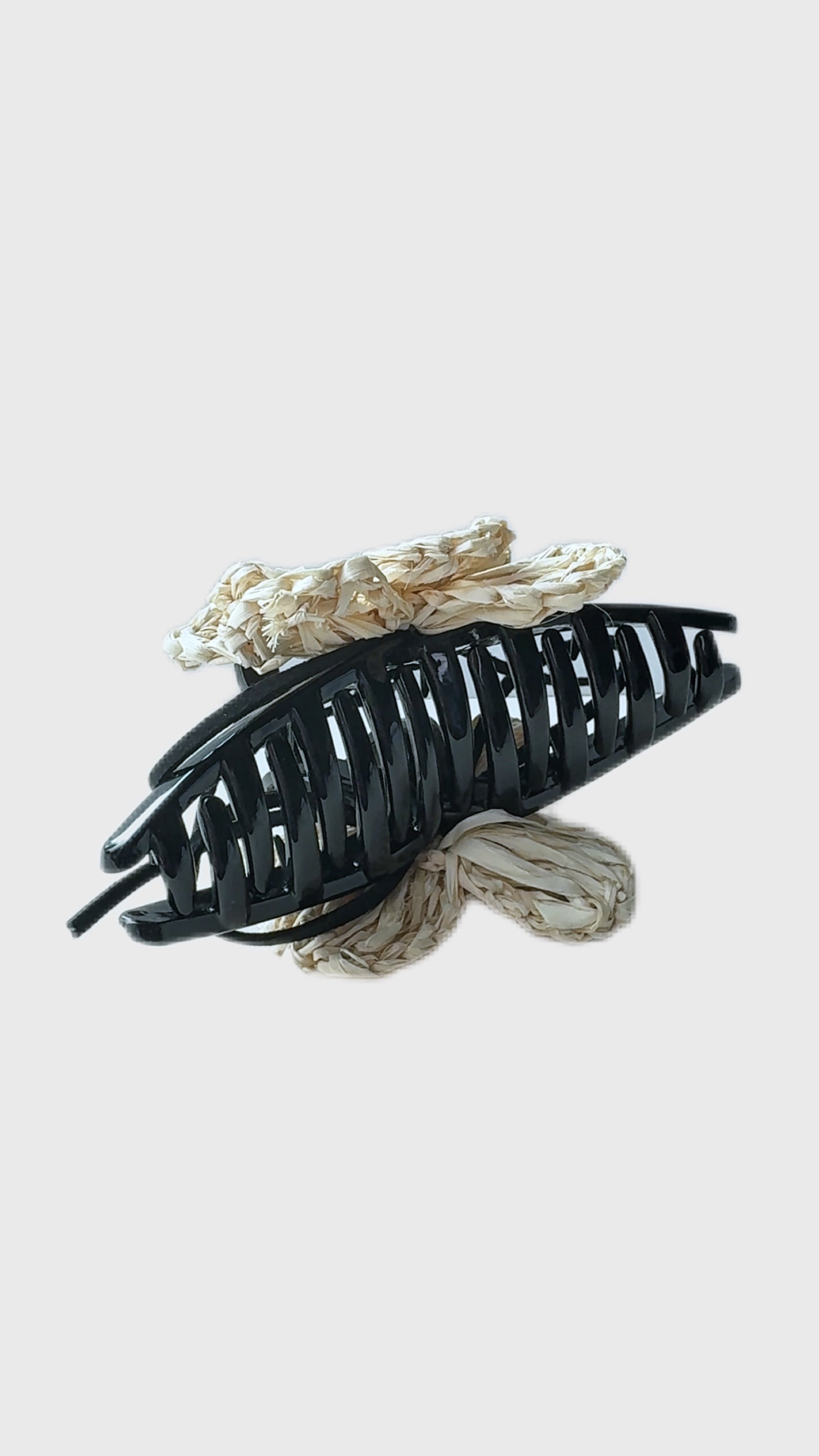Holiday-style braided flower hair clip – Classic Beige