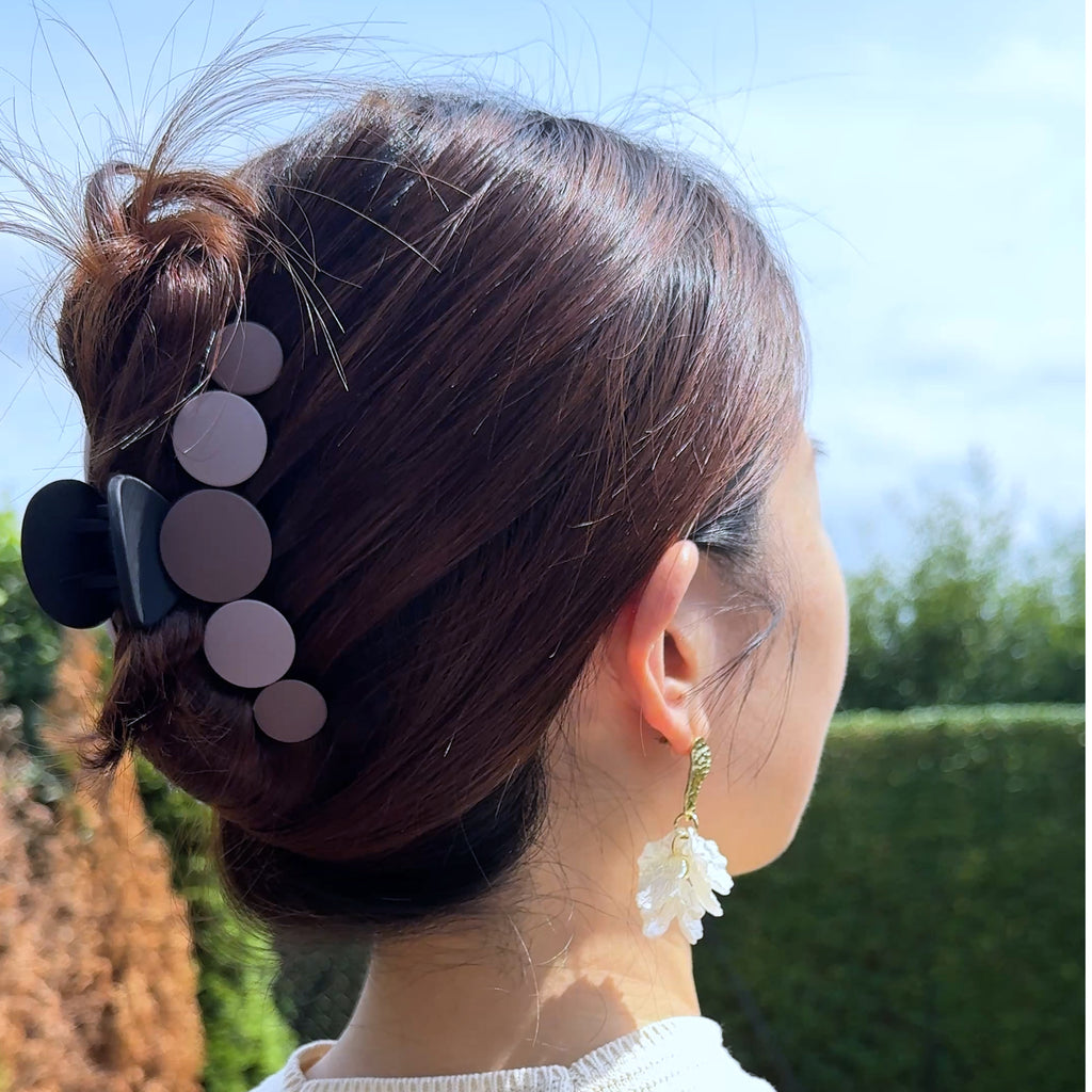 Elegant hair clip in coffee brown with color accents